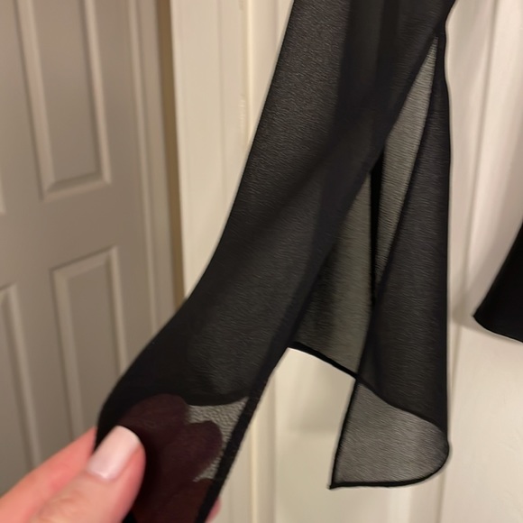 SANDRA DARREN BLACK CREPE BLOUSE size 6 - Picture 5 of 7